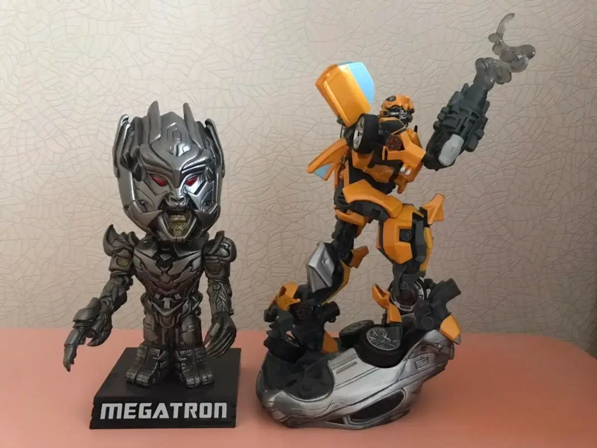 트랜스포머 HASBRO 범블비 & 펀코 버블헤드 메가트론 2종 일괄 | 브랜드 중고거래 플랫폼, 번개장터
