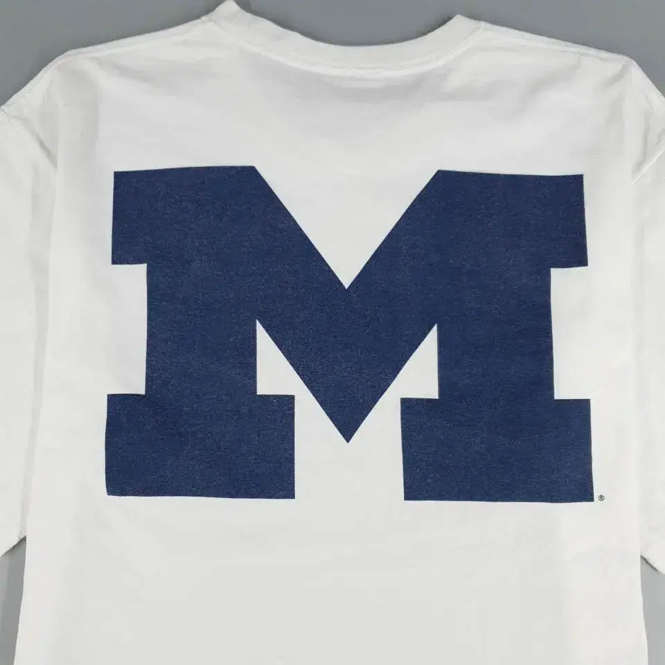 나이키 팀 00s 화이트 MAIZE AND BLUE 빅프린팅 코튼 반팔