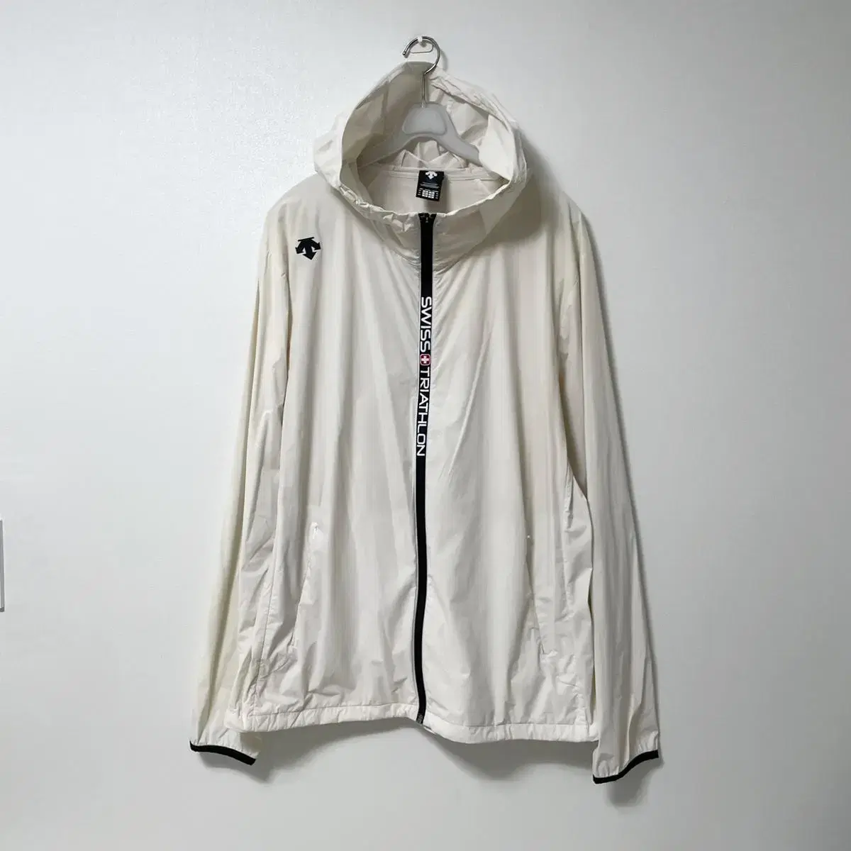 Descent Windbreaker Jacket 110