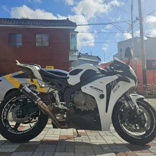 부산 혼다 cbr1000rr 백마 분양합니다