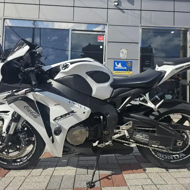 부산 혼다 cbr1000rr 백마 분양합니다