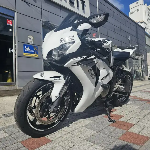 부산 혼다 cbr1000rr 백마 분양합니다