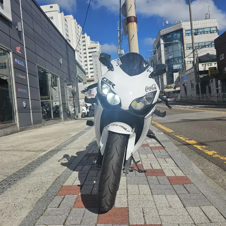 부산 혼다 cbr1000rr 백마 분양합니다