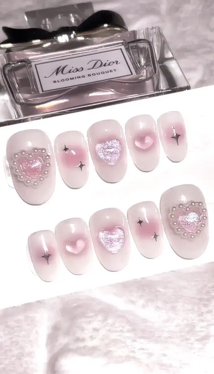 Y2K Heart Aurora Handmade Nail Tips Miaon,Sam,Choi Sook Yi,Oh Tae Nim Wearing