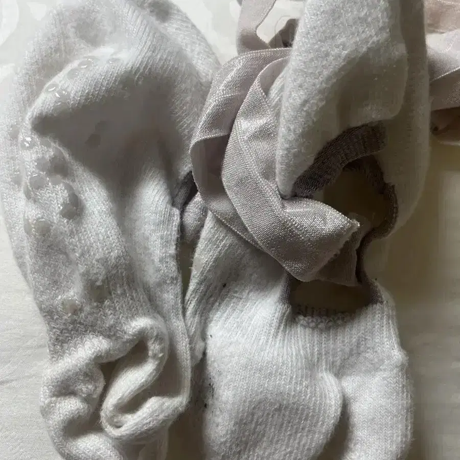 오호스 Layered Tabi Toe Socks / Ivory