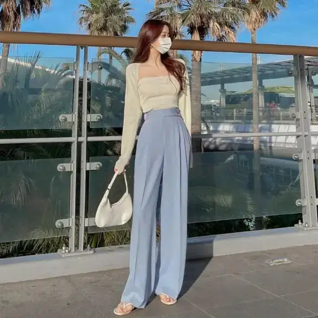 Wide pants with pin-tuck back banding