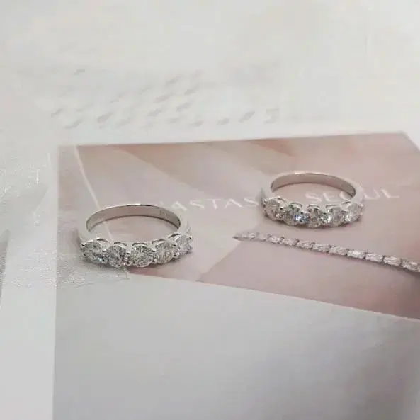 (바로배송)모이사나이트 하프 이터니티링 (0.3ct x5 stones)