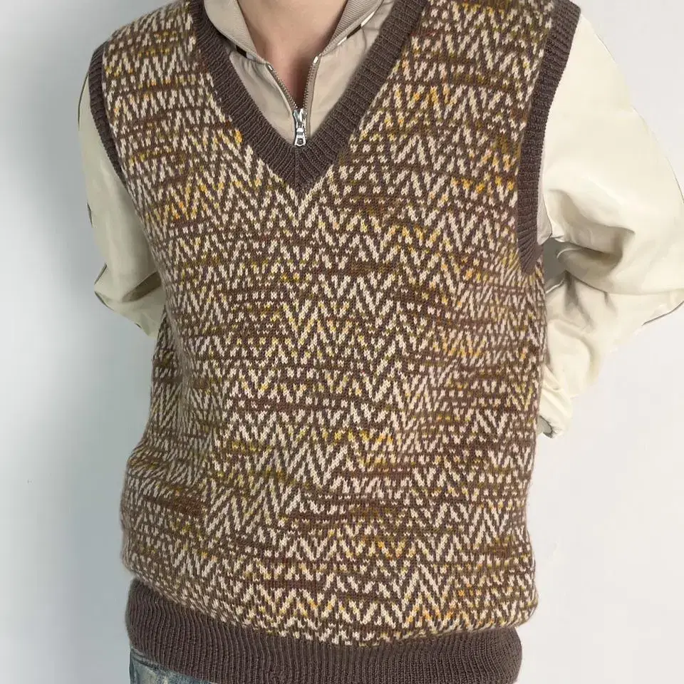 vintage zig zag pattern knit vest