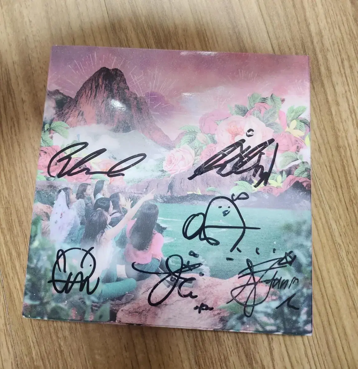 Oh My Girl Autographed Album