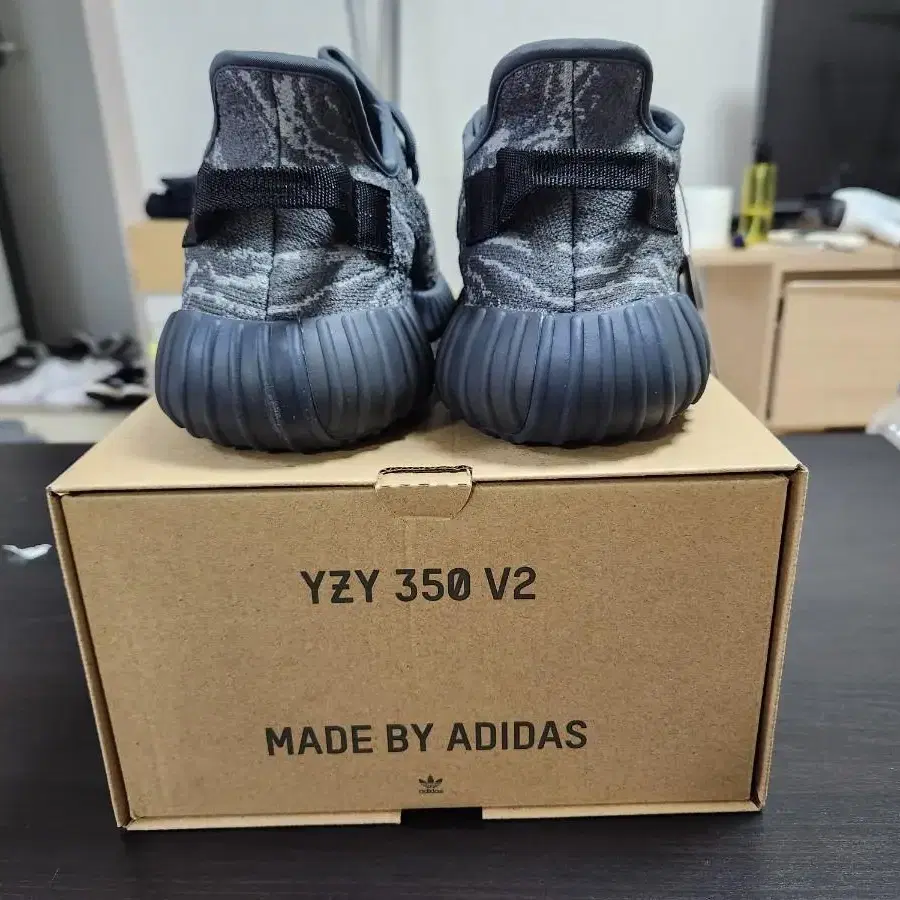 아디다스 이지 부스트 350V2 MX Dark Salt 265(새제품)