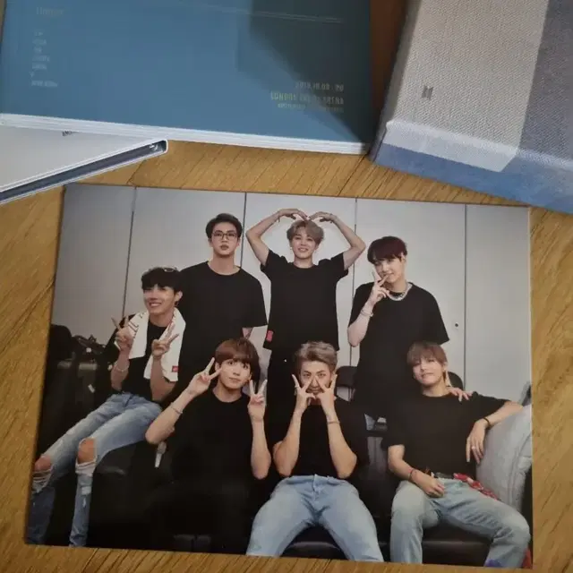 방탄 럽셀유럽dvd 태형  포카포함 풀셋양도.  BTS V