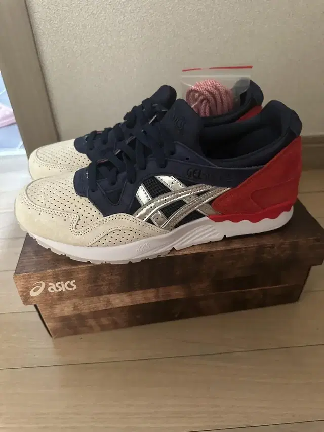 아식스 gel lyte v 270사이즈 새상품 판매