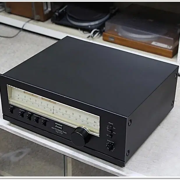 산수이(SANSUI) A급 명기 아날로그 튜너 모델 TU-717