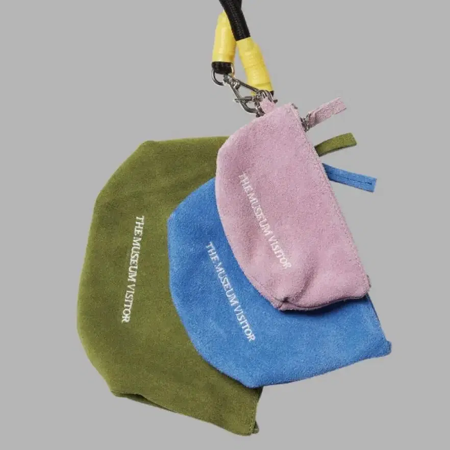 더뮤지엄비지터 MULTI COLOR KEYRING MINIBAG 가방