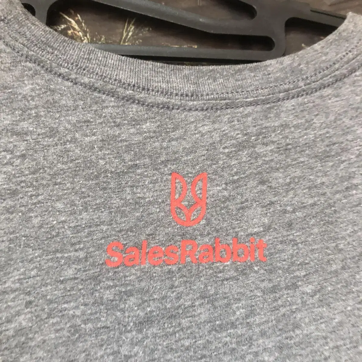 Vintage SalesRabbit gray box t