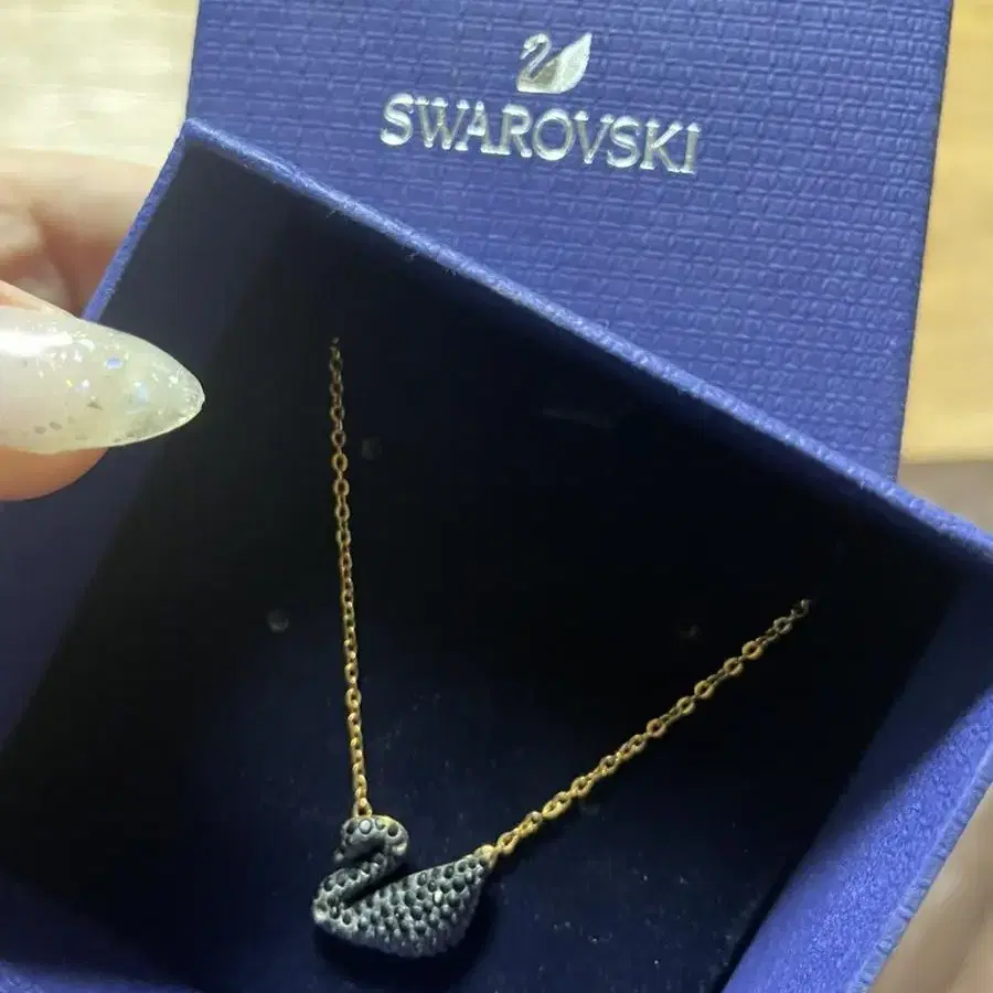 Swarovski Iconic Swan 스와로브스키 블랙스완 목걸이