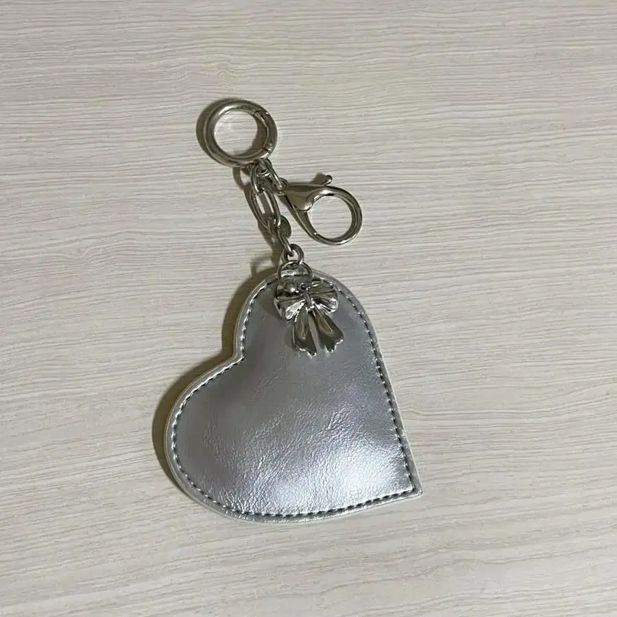 드메이커 키링 Heart ribbon charm-silver