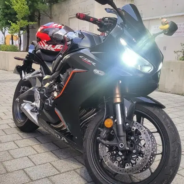 22년식 신차급 cbr650r 대차합니다.(판매x)