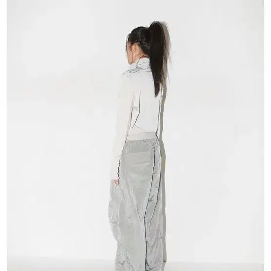 딥인블루 parachute pants 그레이