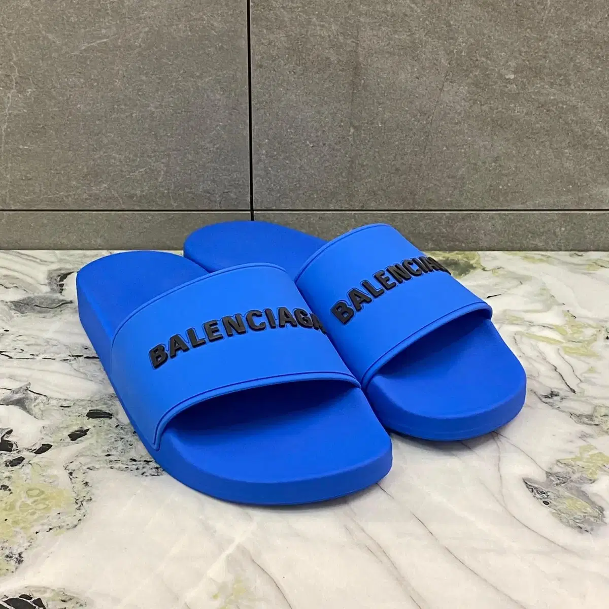 [Size 40] Balenciaga Logo Slippers bloo New in Box