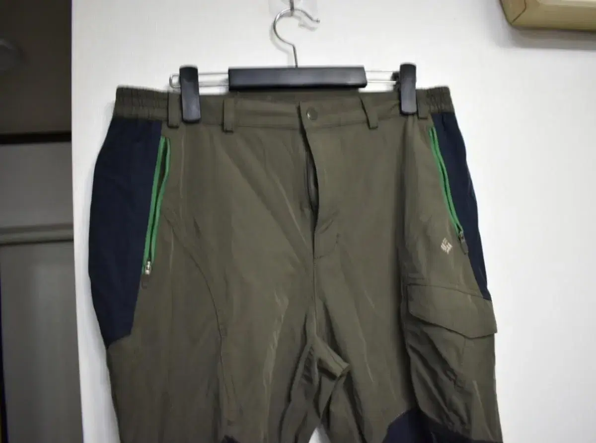 [33] Columbia Men's Pants