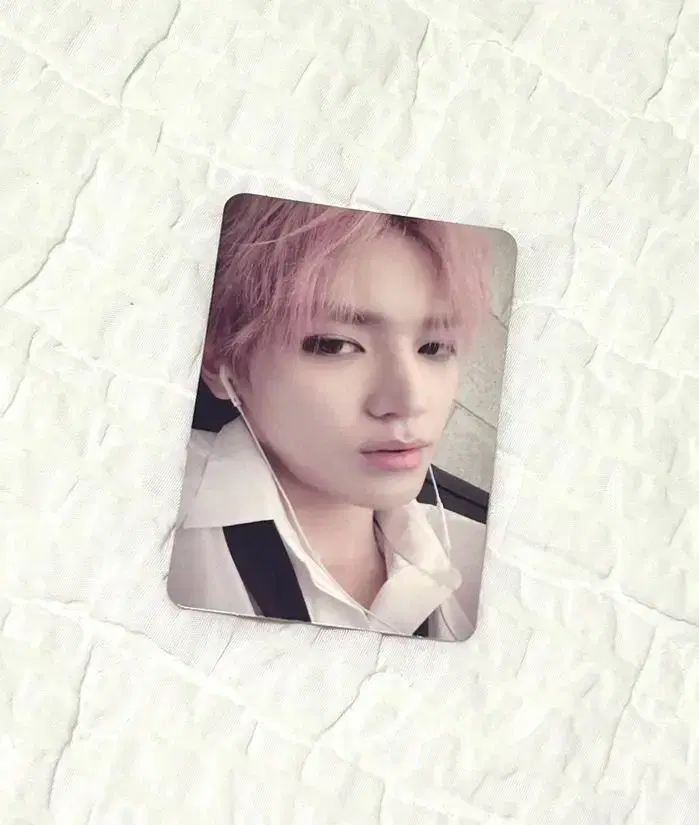 NCT taeyong cherrybomb photocard