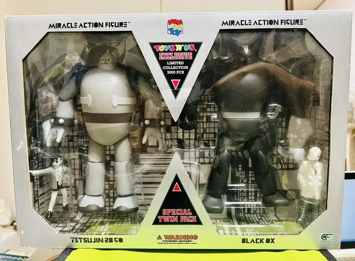 [Unsealed] Miracle Action Figures Iron Man 28 HO VS Black Ox special Twin Pack