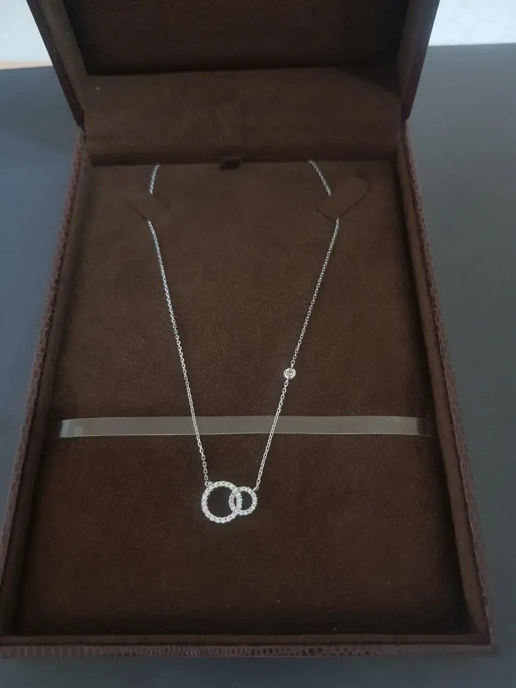 샤라브랜즈 달 목걸이 moon necklace