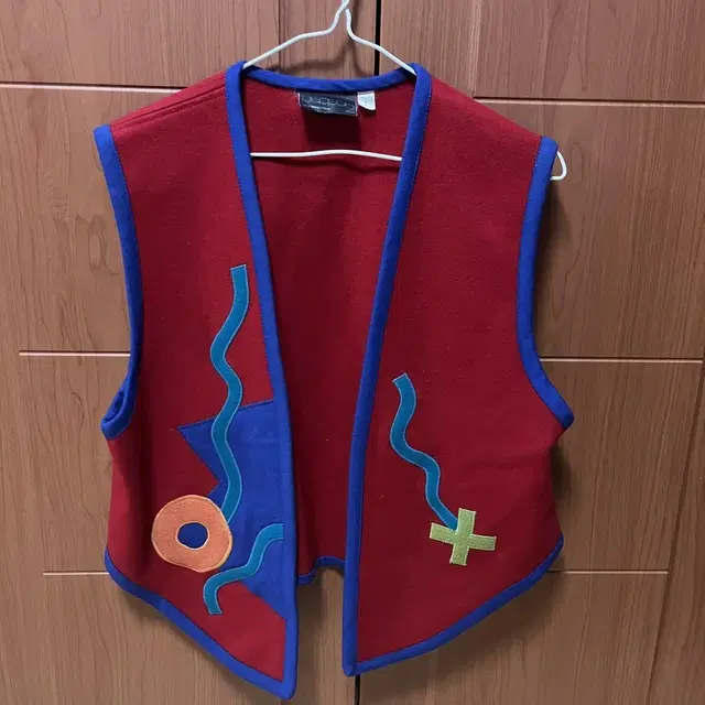 WOOL PATTERN VEST