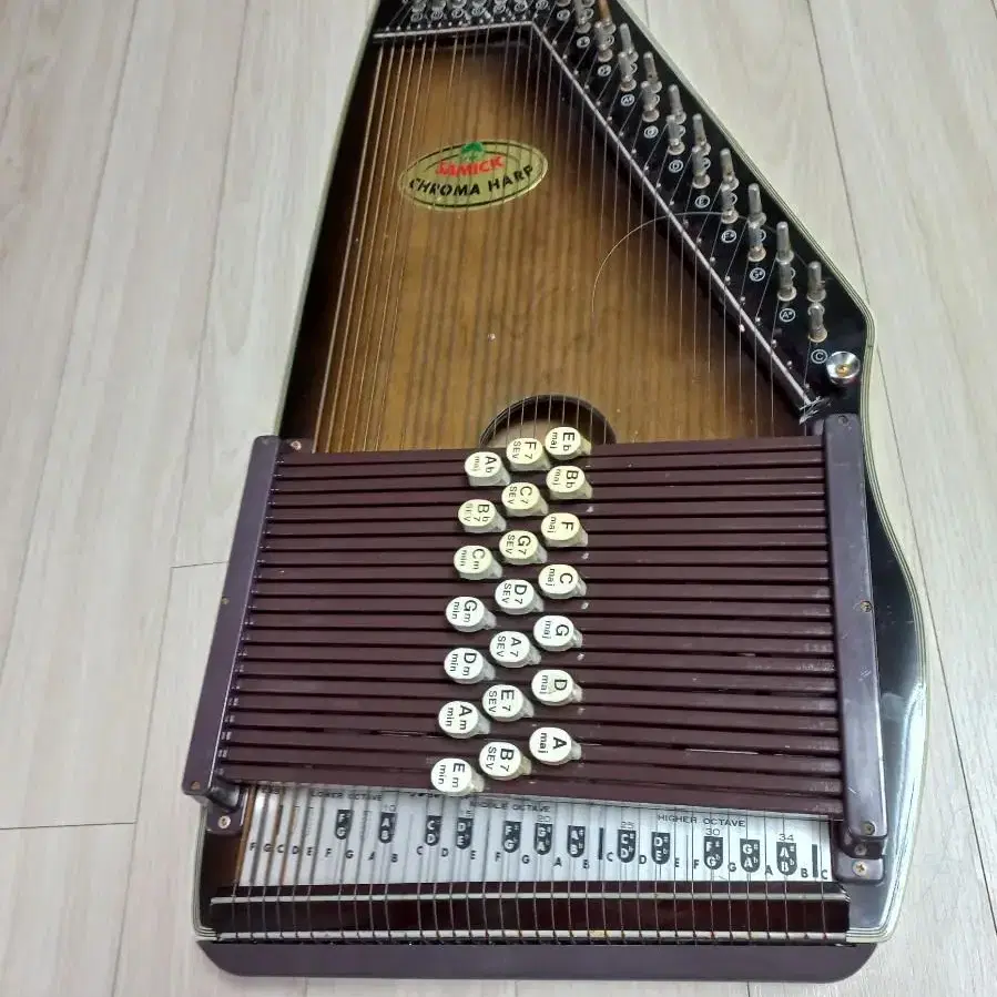 CHROMA  HARP