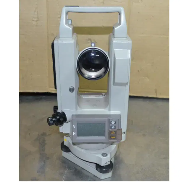 Sokkia DT5 S total station