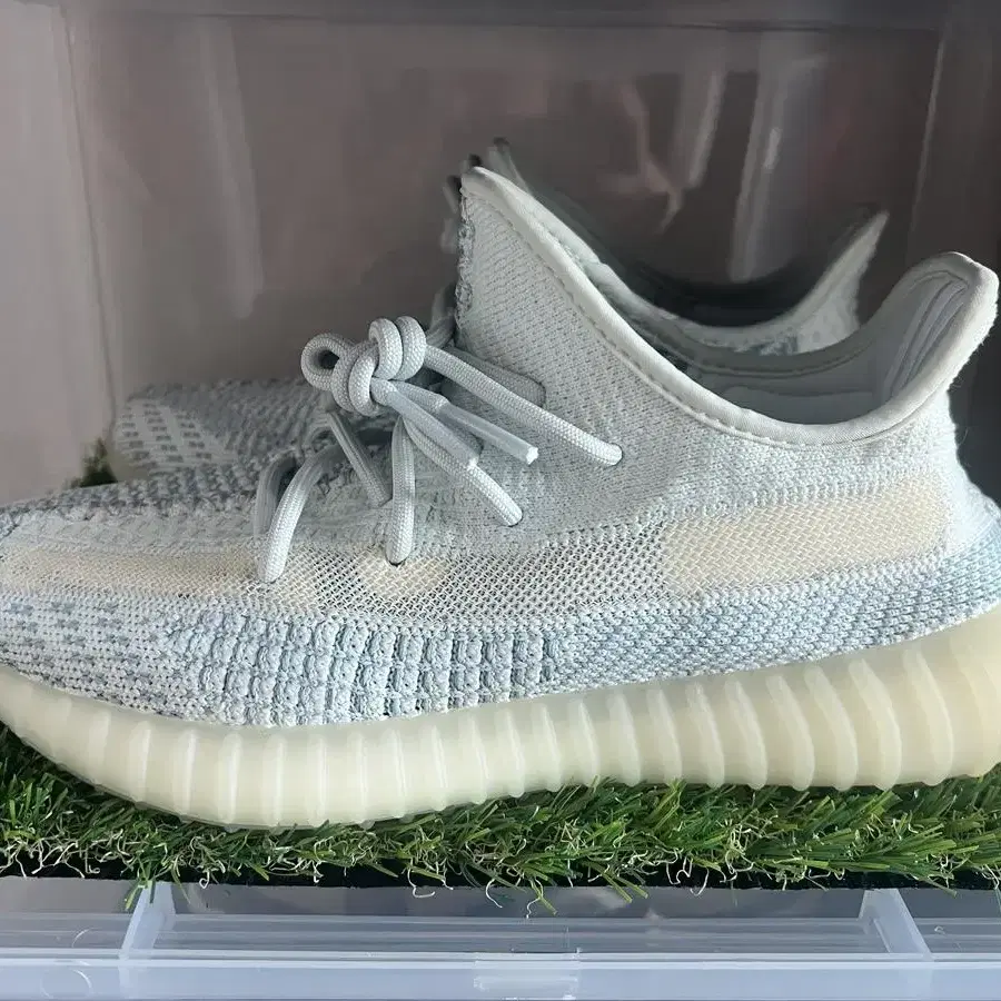 (255) 아디다스 yeezy 350 클라우드화이트