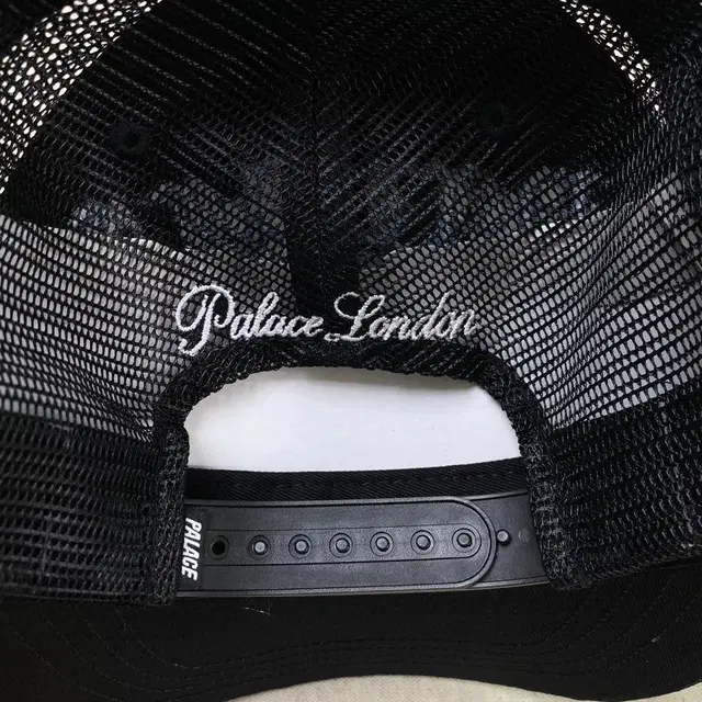 [Free] Palace Inky Trucker 볼캡