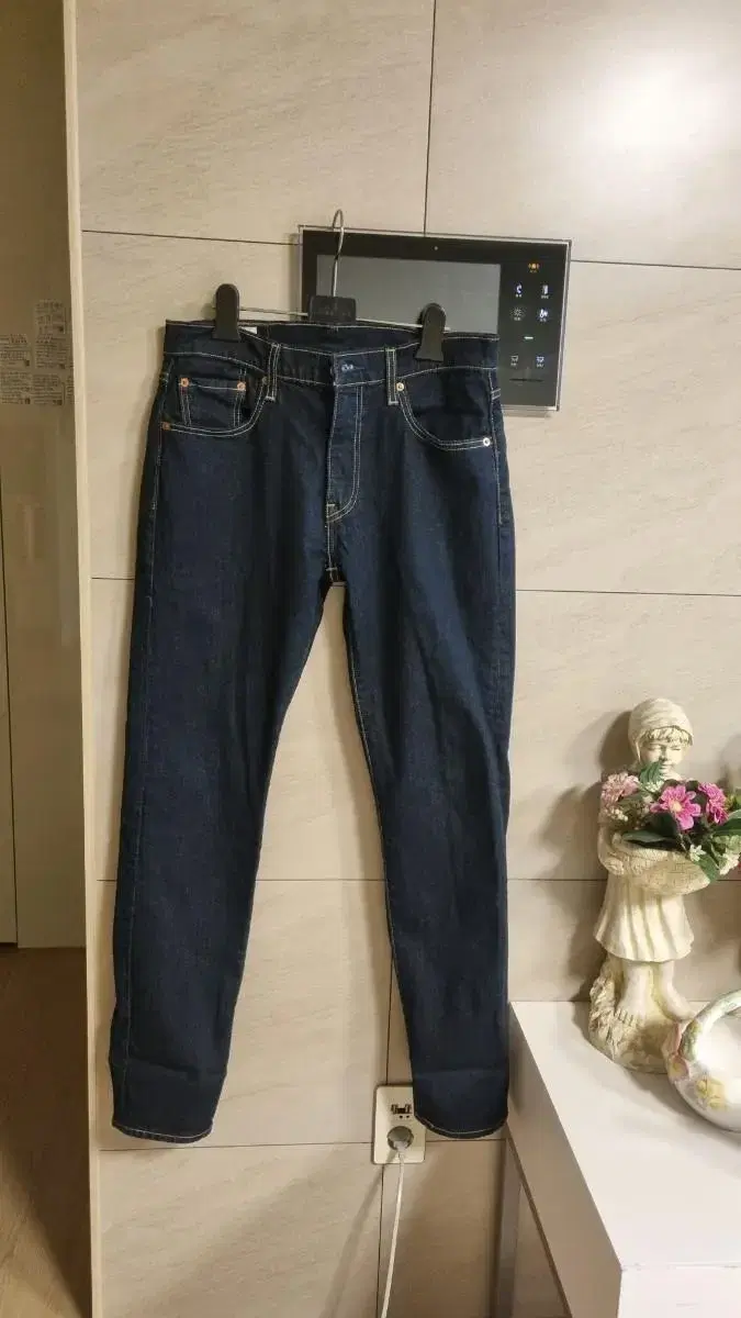 Levi's Tapered Jeans