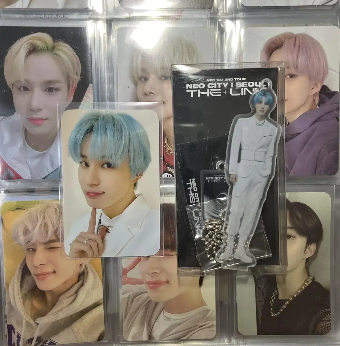 TheLink acrylic keyring jungwoo bulk WTS