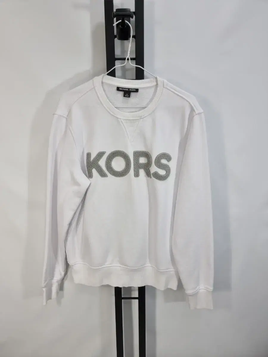 Michael Kors Man-to-Man 3D Embossed Solid Logo Sweat M