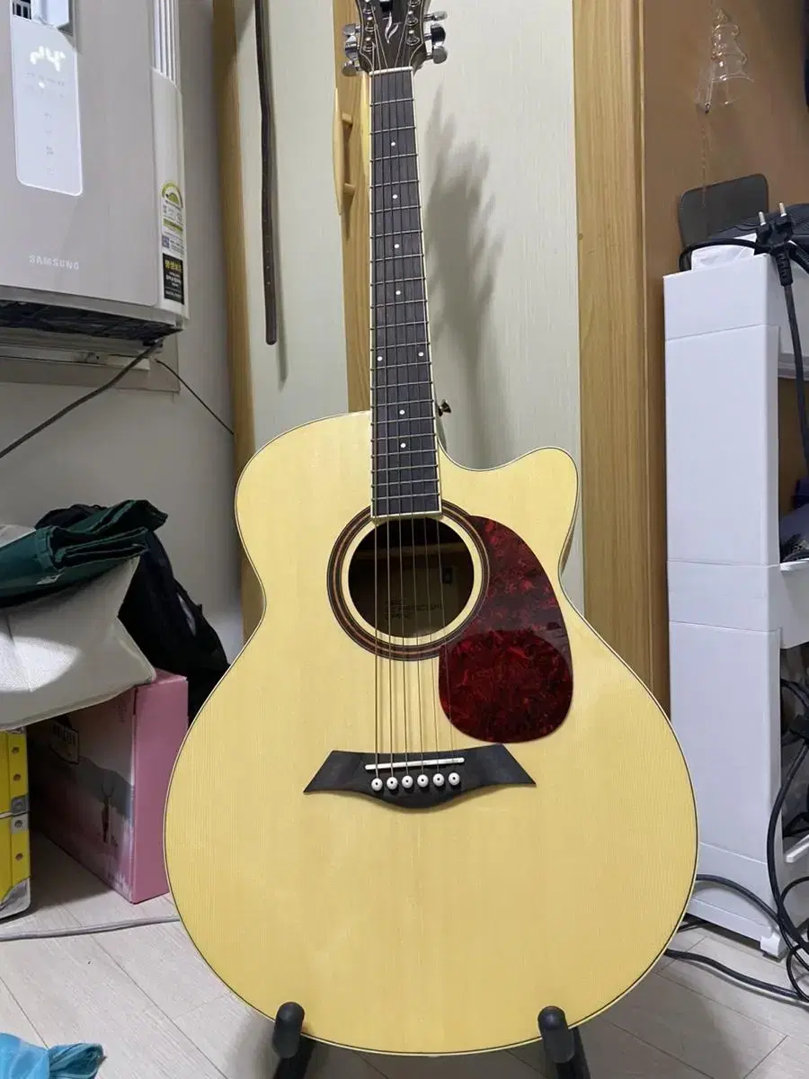 Daim Acoustic Guitar Release 70 Condition S-Class