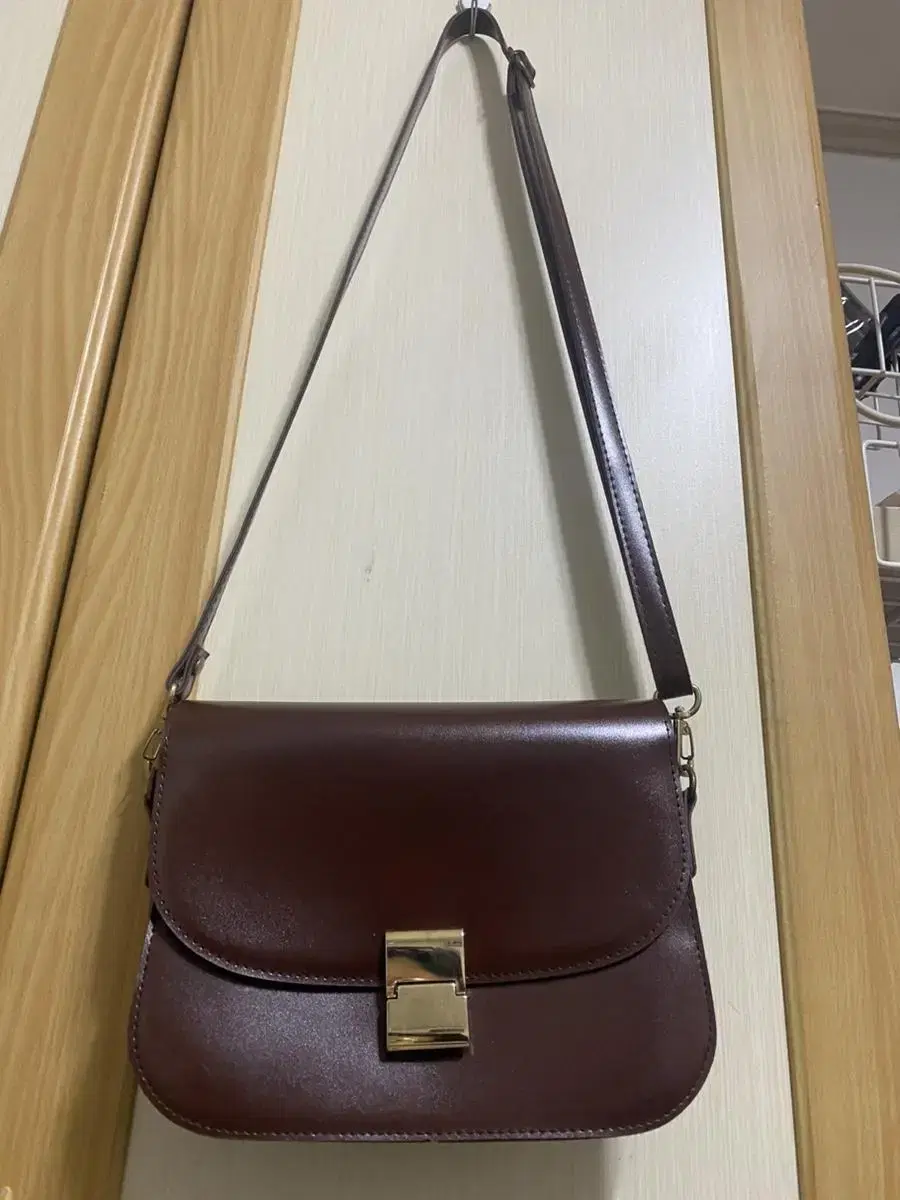 Wine-colored cross-body bag Women's bag