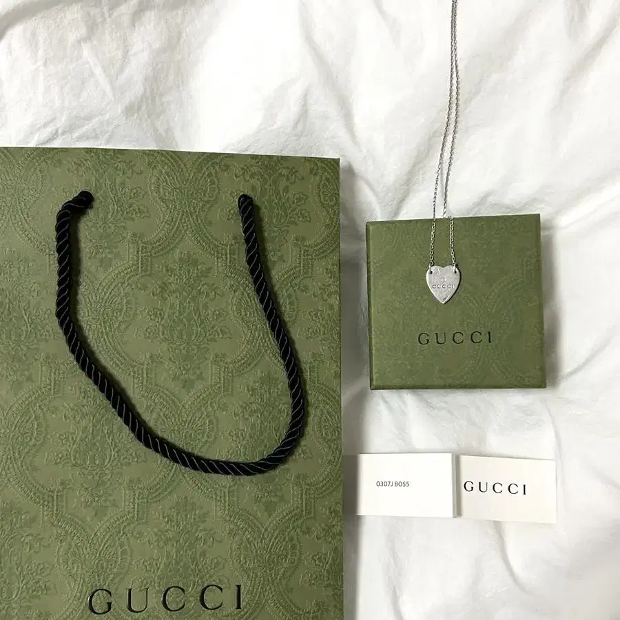 Gucci 구찌 하트 펜던트 실버 목걸이