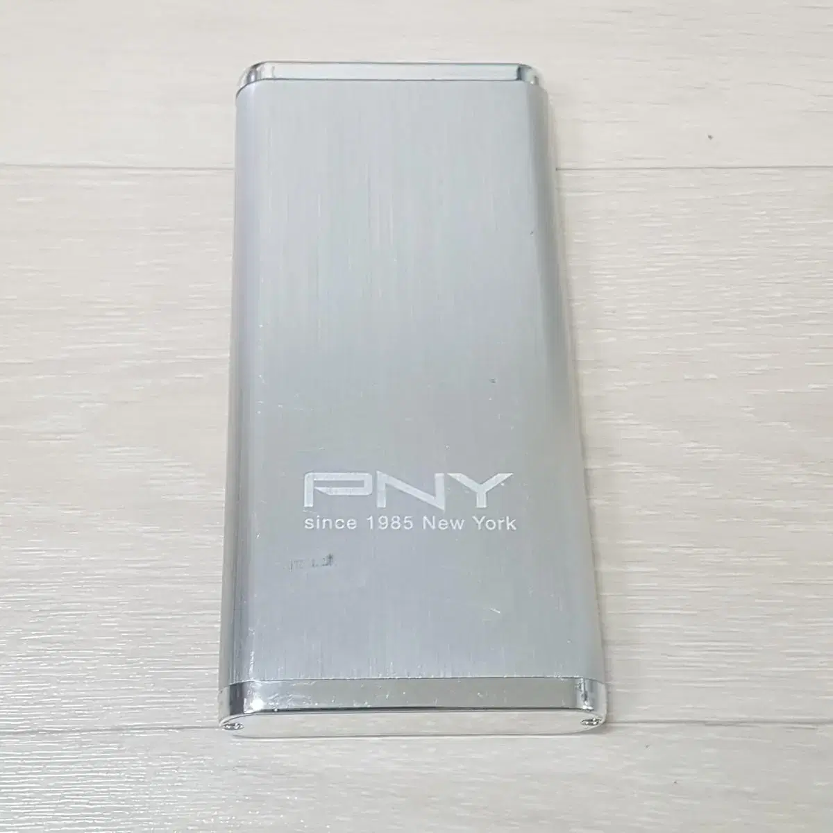 PNY 메탈 보조배터리 8200mAh(5핀 충전 어댑터 포함)