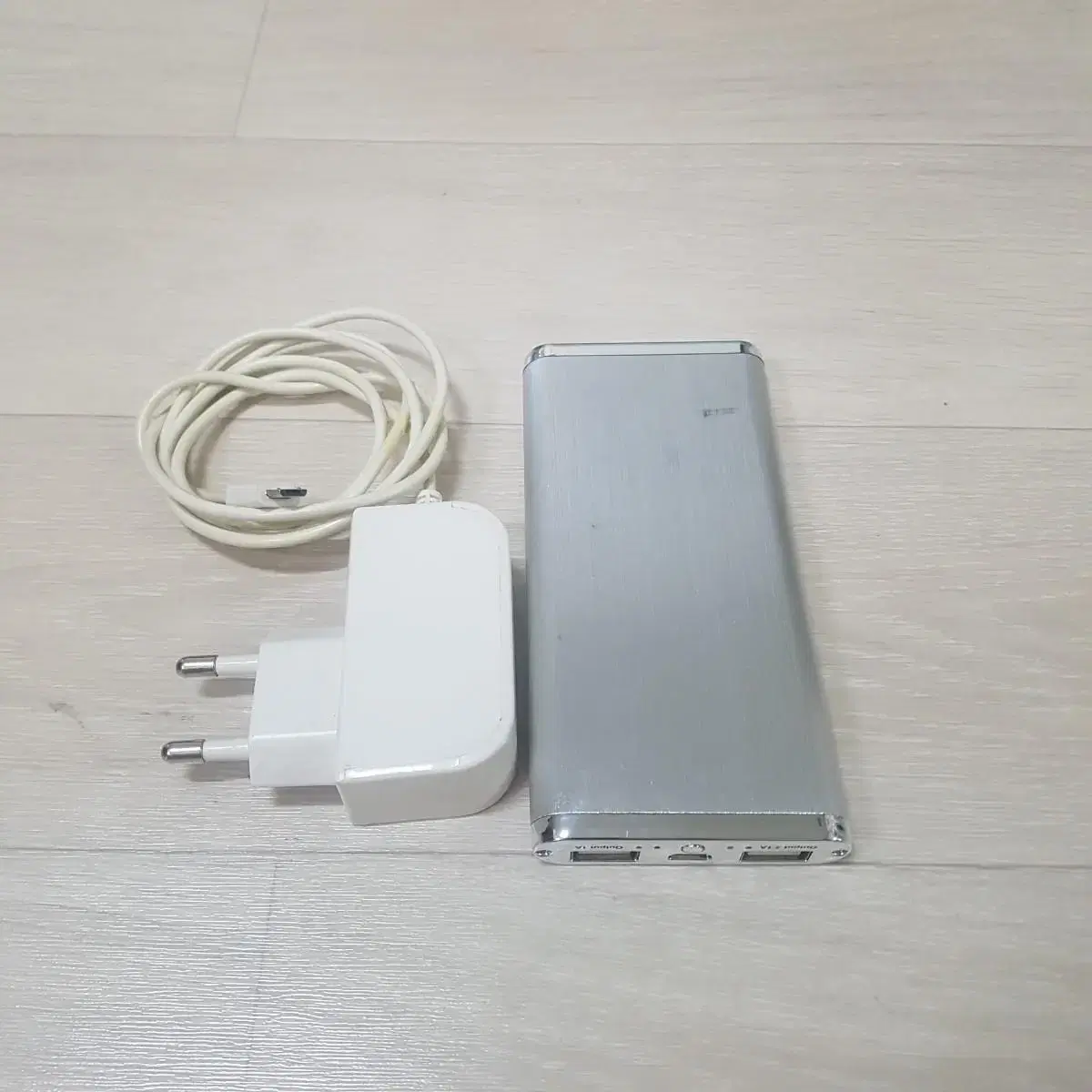 PNY 메탈 보조배터리 8200mAh(5핀 충전 어댑터 포함)