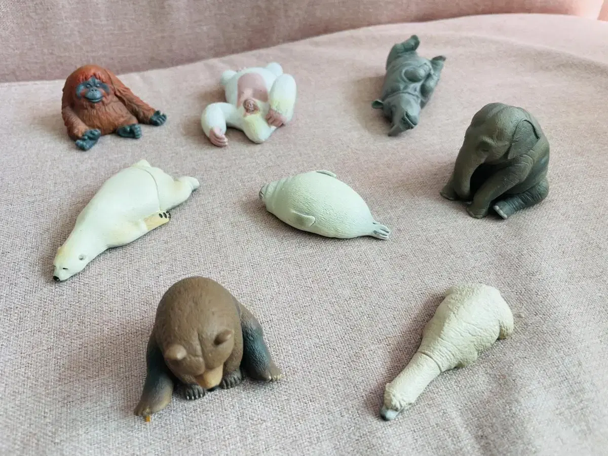 Gacha Sleeping Animals Capsule Toy Figures (8 Large Animals)