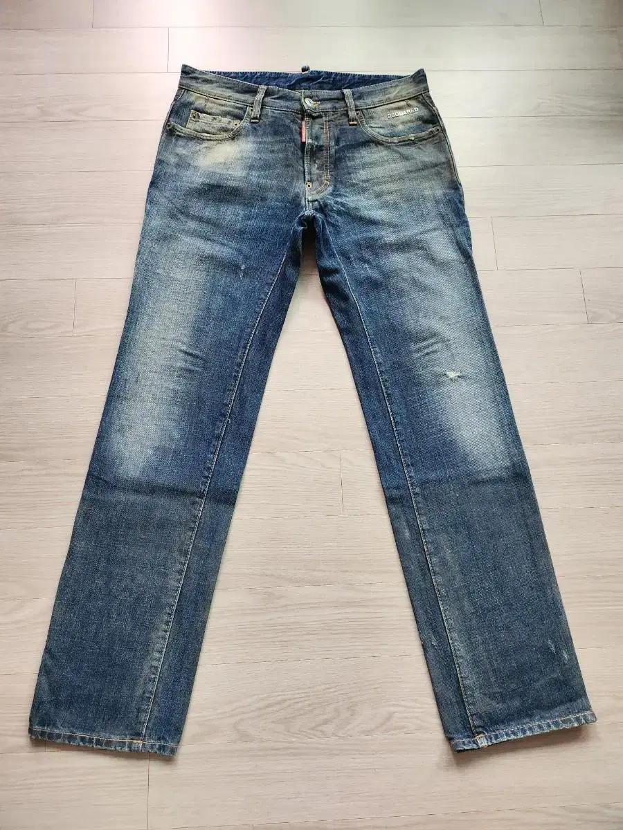 정품 디스퀘어드2 Resin Coated Jean -eu46