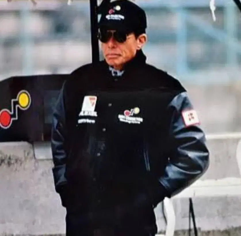 Varsity Jumper, head coach of the original Japanese version of Nebi Connection Racing Team