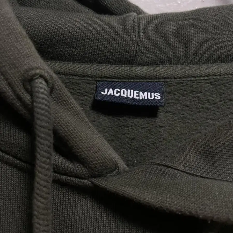 자크뮈스 jacquemus 브로데 후드 후디 카키