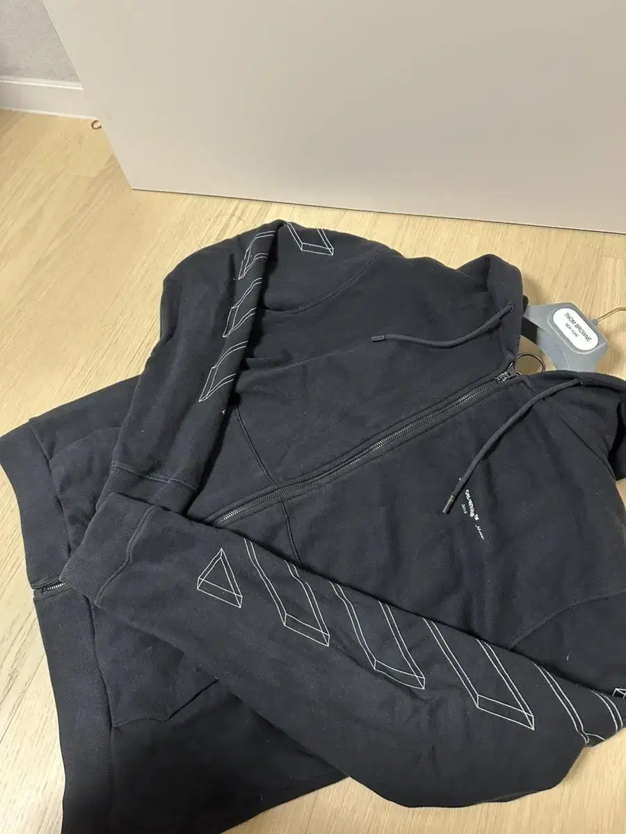 Off-white erowood hooded zip-upM