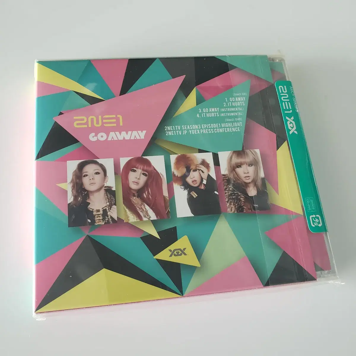 2NE1(투애니원) GO AWAY 초회반B자켓 CD+DVD 신품 미개봉