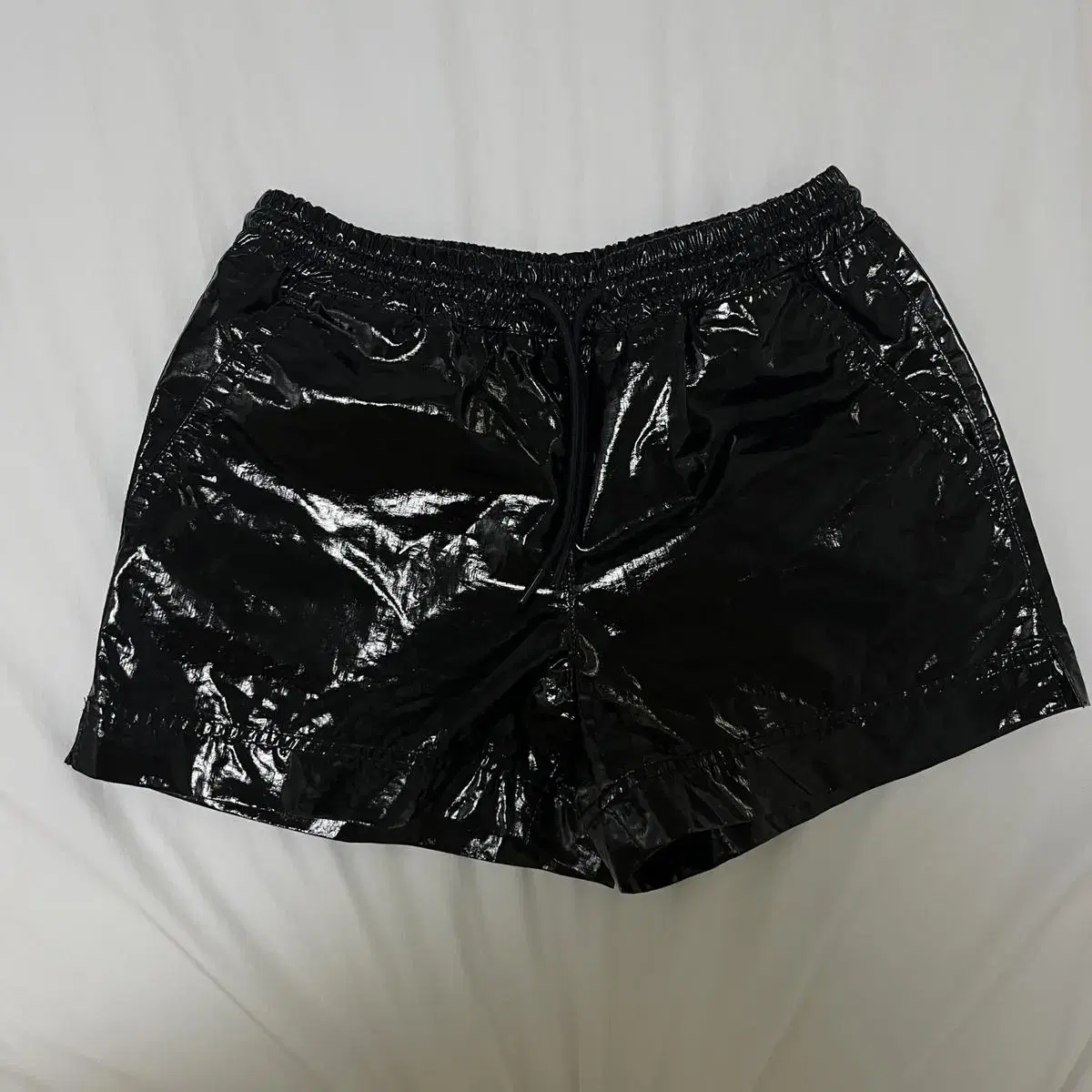 띵크플랜트 COATED BANDING SHORTS 블랙 1회 착용