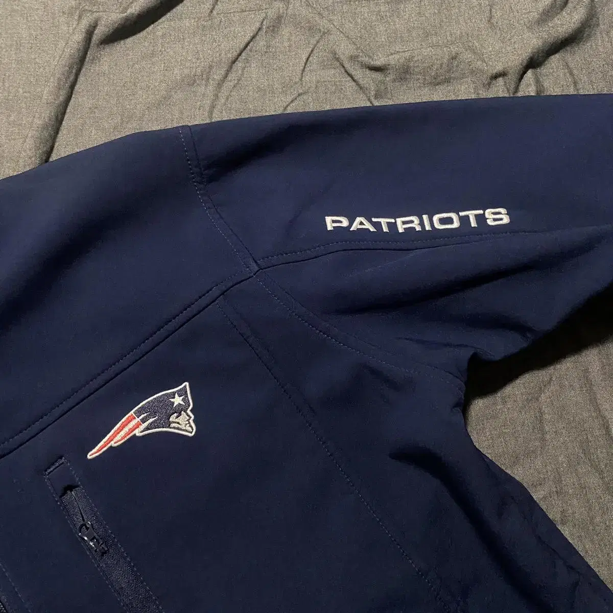 NFL N.E. Patriots Full Zipup Jacket Sz L