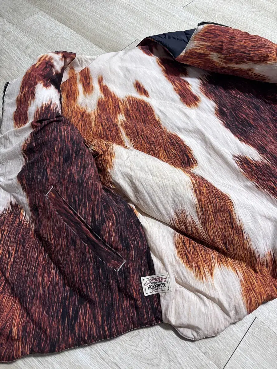 스투시 COWHIDE VEST 리버시블 베스트